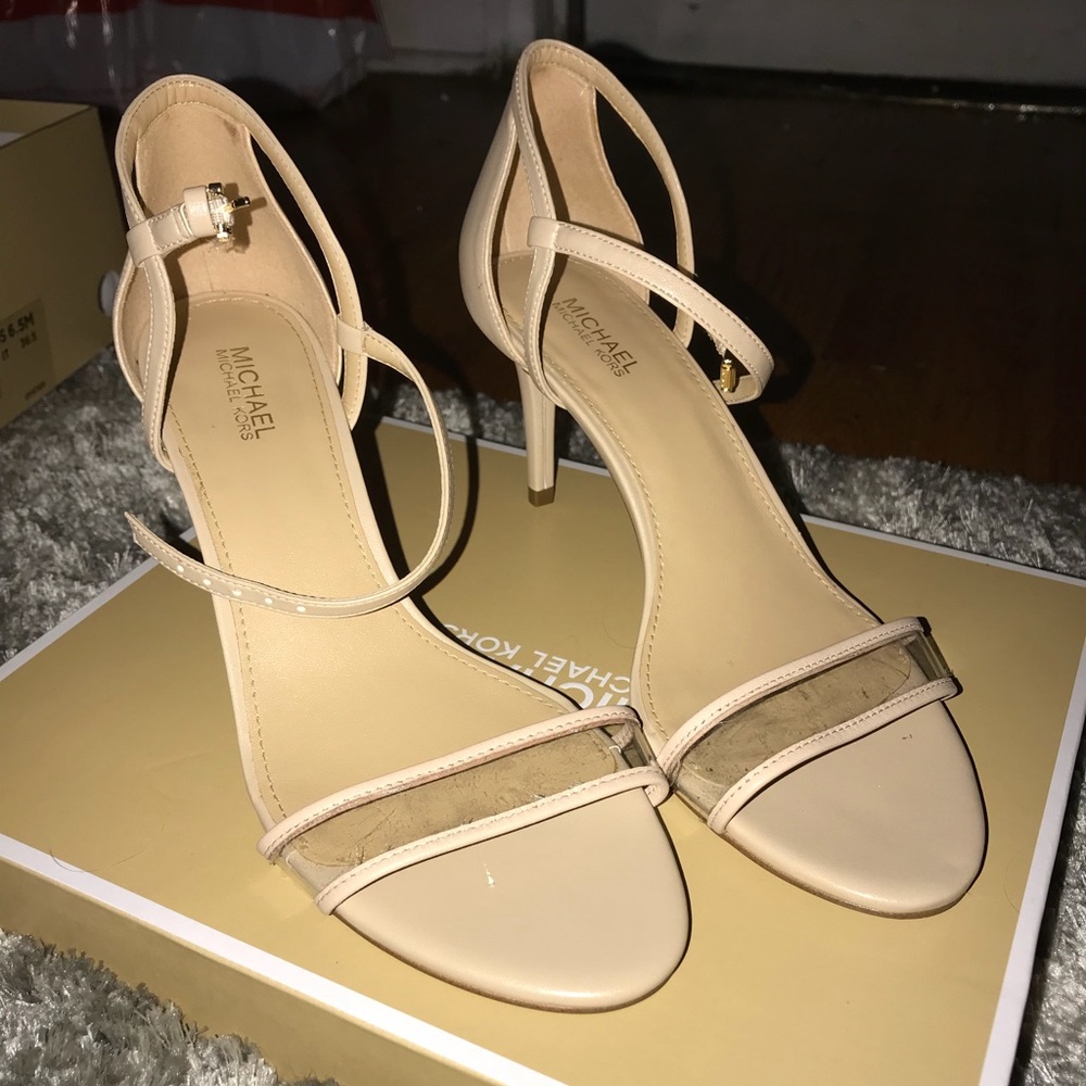 Michael Kors Simone Sandals - Oyster